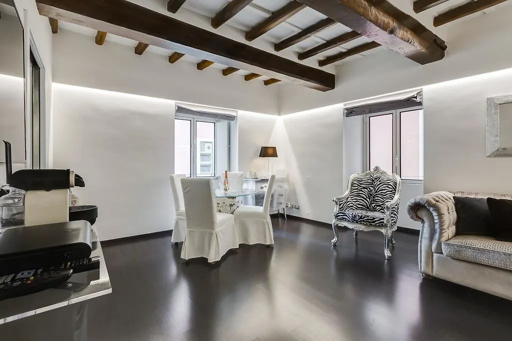 Colonna Suite Luxury - Pantheon Rome Apartment