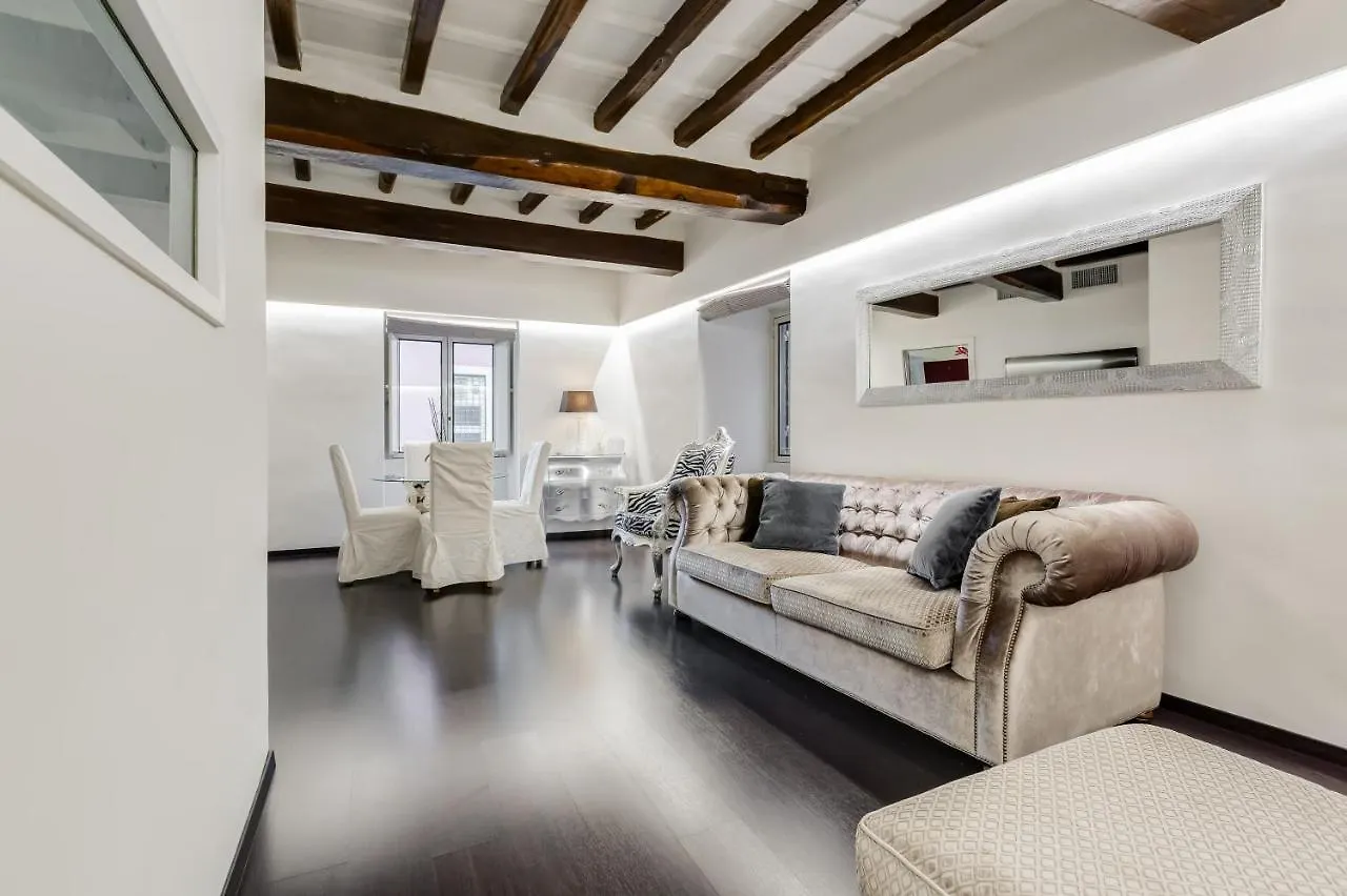 Colonna Suite Luxury - Pantheon Rome Apartment