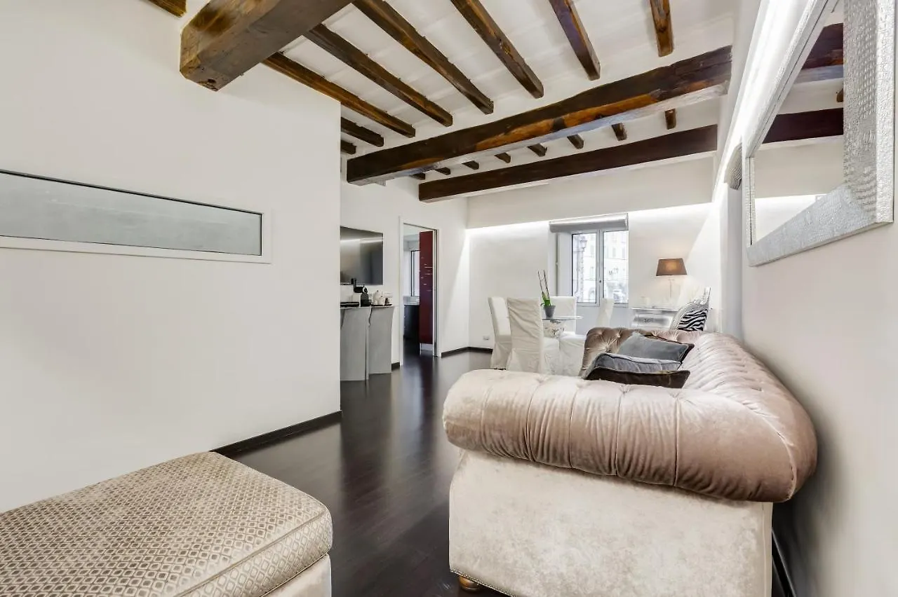 Colonna Suite Luxury - Pantheon Rome Italy
